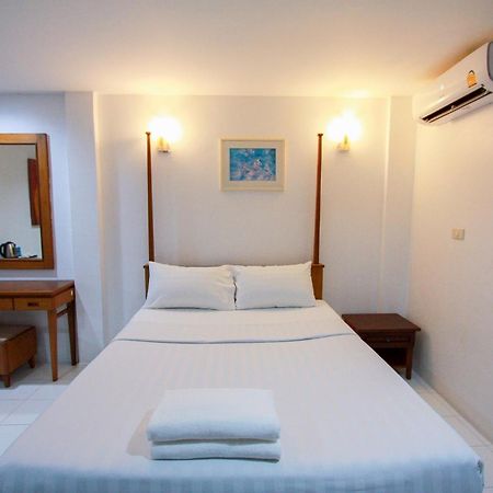 18 Coins Budget Hotel Pattaja Kültér fotó