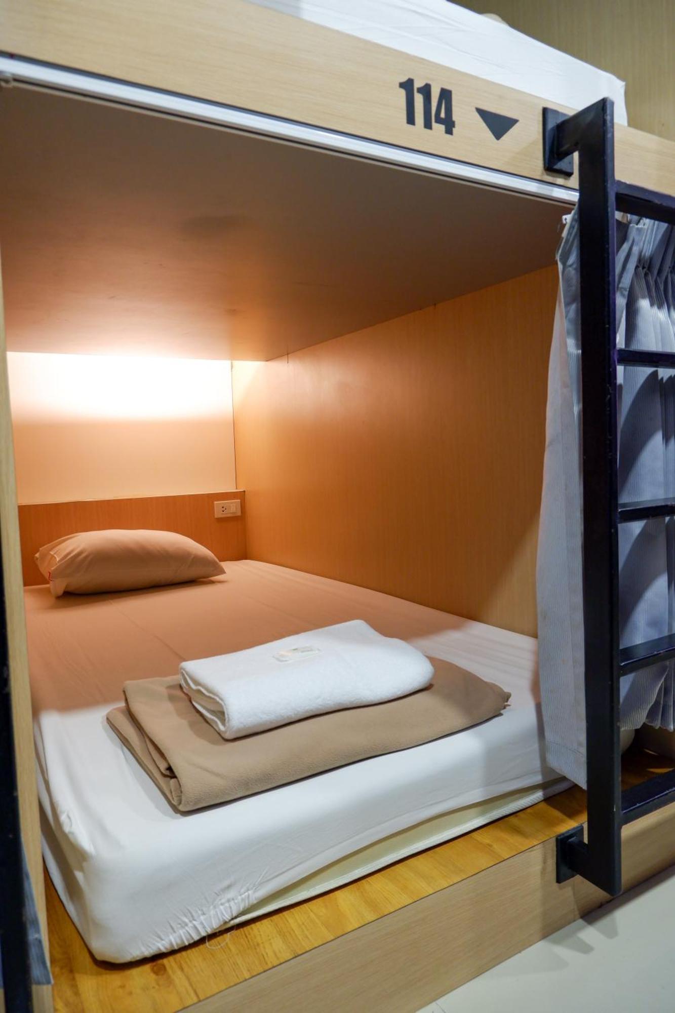 18 Coins Budget Hotel Pattaja Szoba fotó