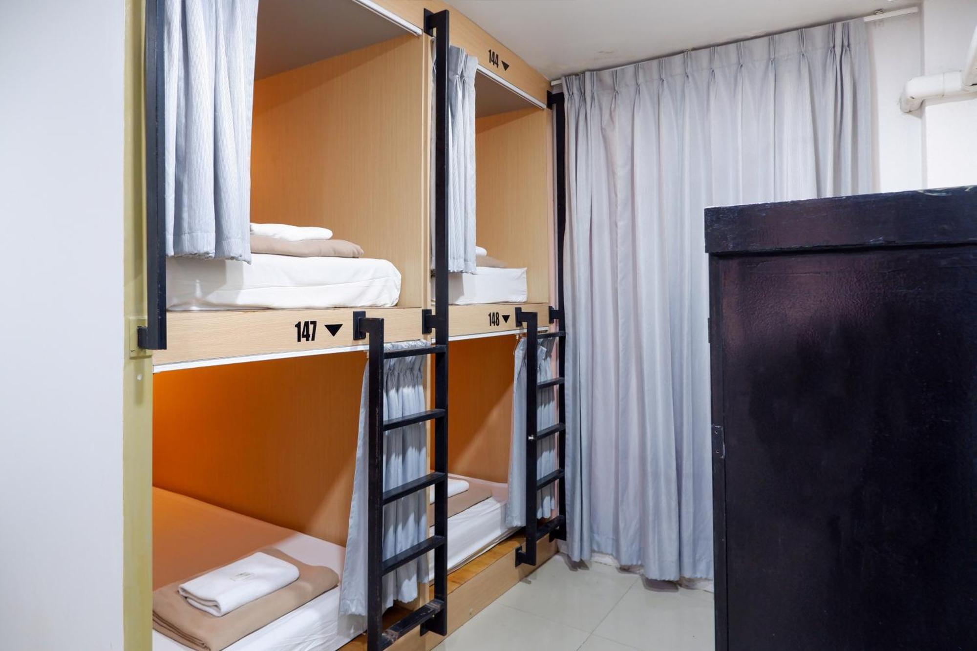 18 Coins Budget Hotel Pattaja Szoba fotó