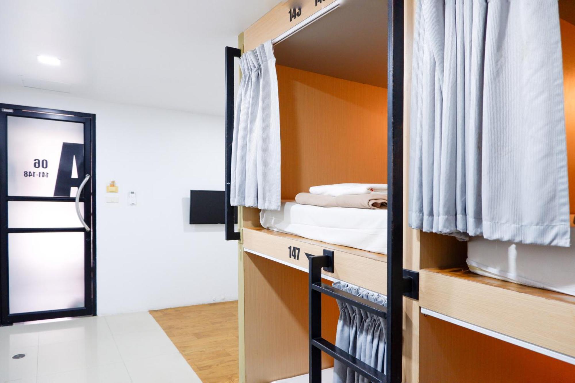 18 Coins Budget Hotel Pattaja Szoba fotó