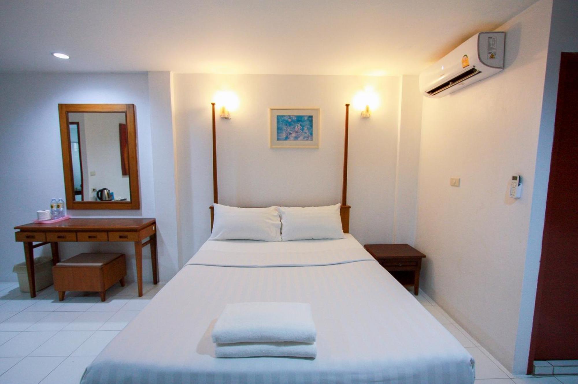 18 Coins Budget Hotel Pattaja Kültér fotó