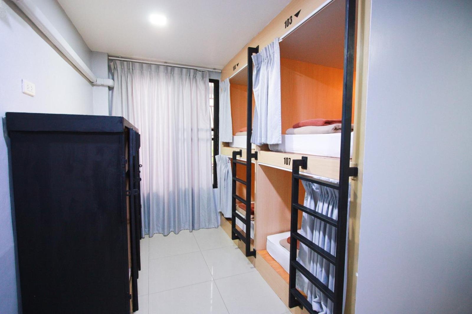 18 Coins Budget Hotel Pattaja Szoba fotó
